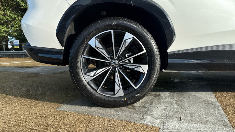 MG HS 1.5 T-GDI Trophy 5dr DCT Petrol Hatchback